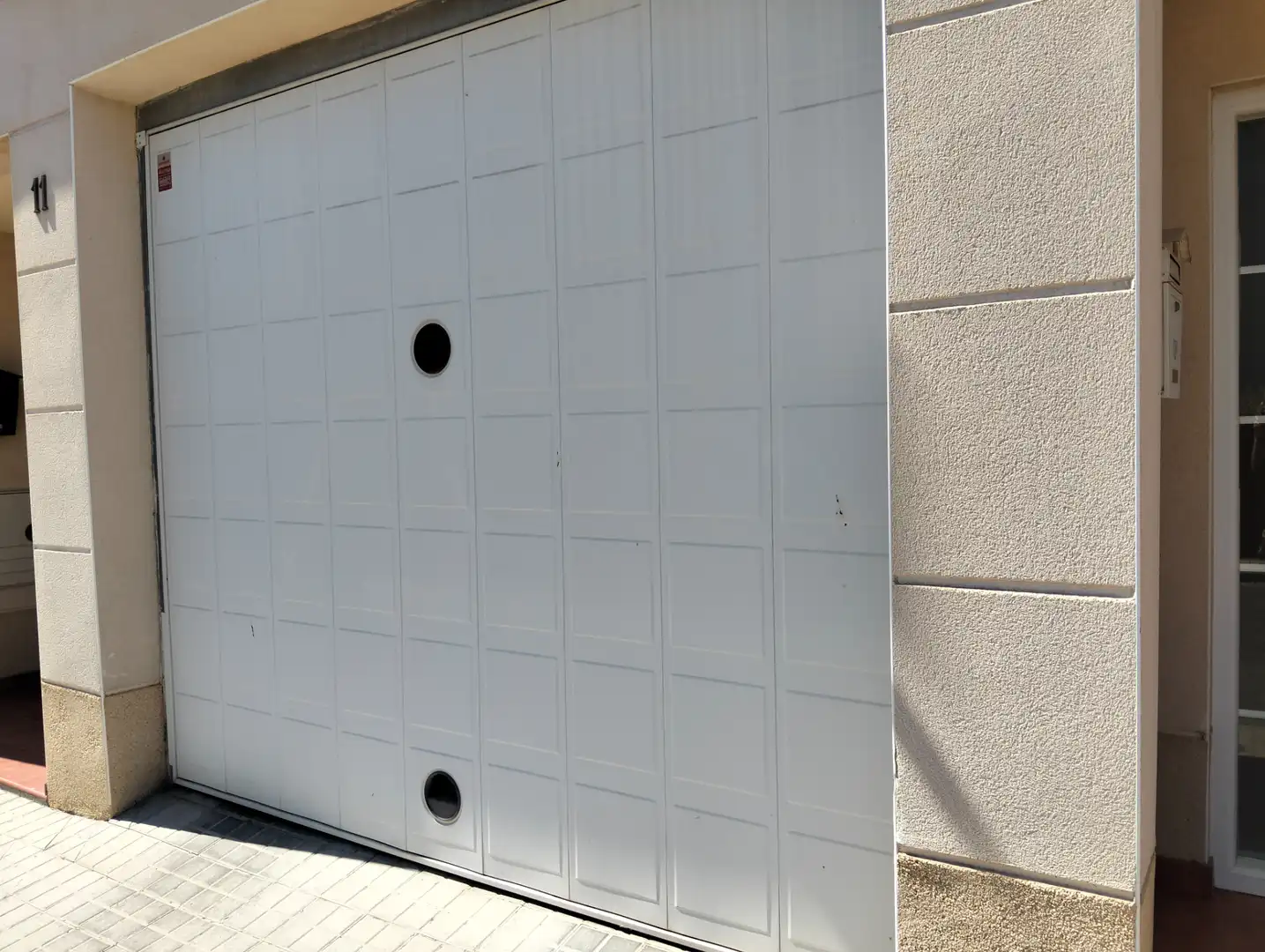 Aparcament de Casa adosada en venda en Bargas amb Aire condicionat, Calefacció i Moblat