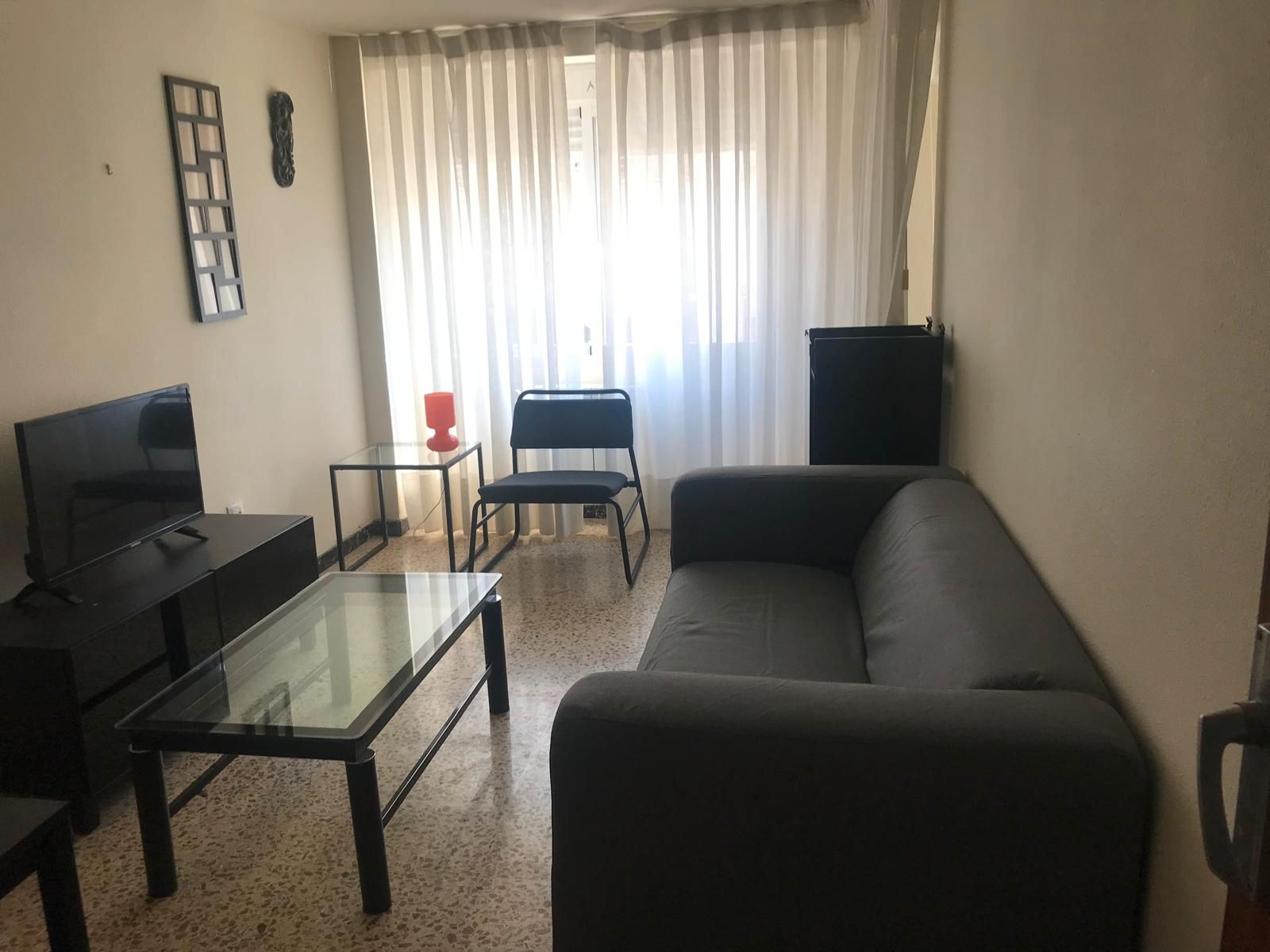 Living room of Flat to rent in  Zaragoza Capital  with Heating, Furnished and Oven