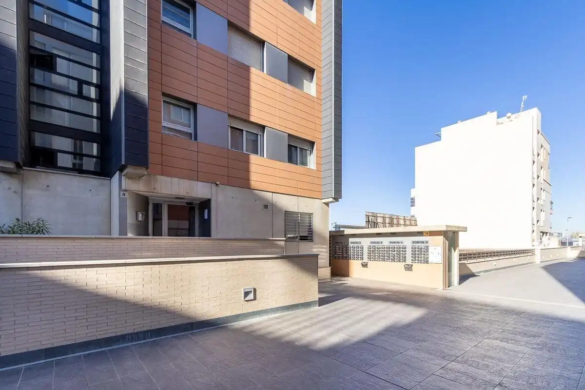 Vista exterior de Pis de lloguer en Armilla amb Aire condicionat, Calefacció i Jardí privat