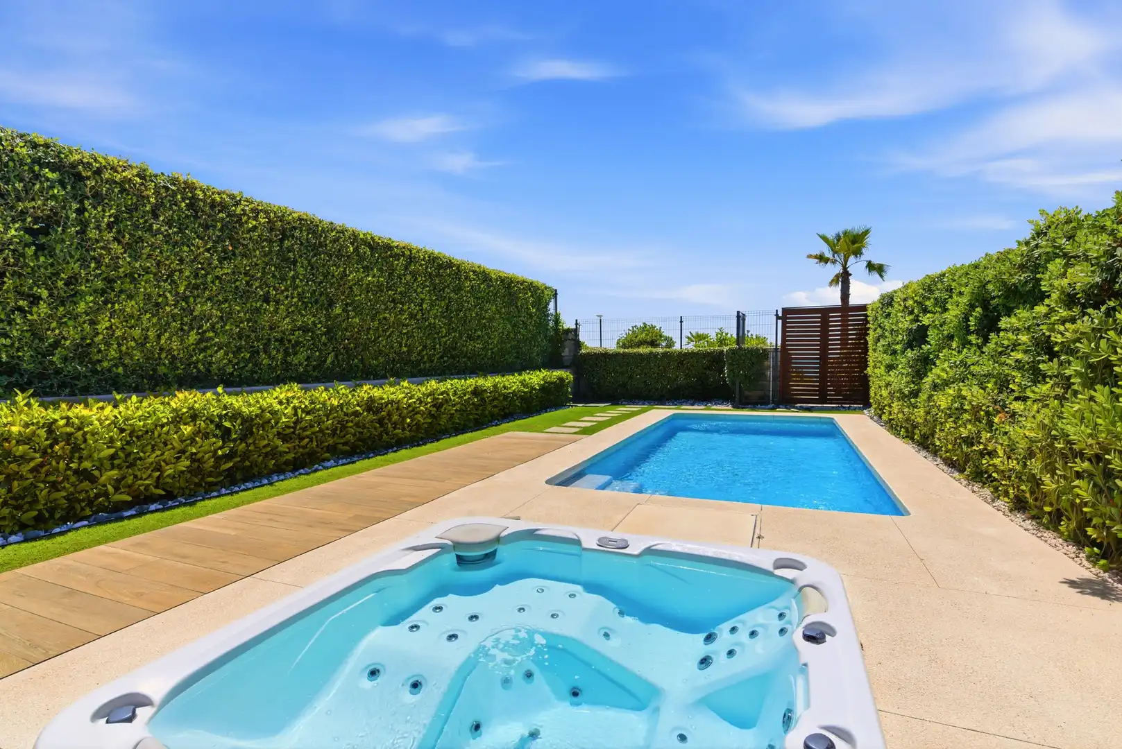 Piscina de Casa adosada en venda en Estepona amb Aire condicionat, Jardí privat i Terrassa