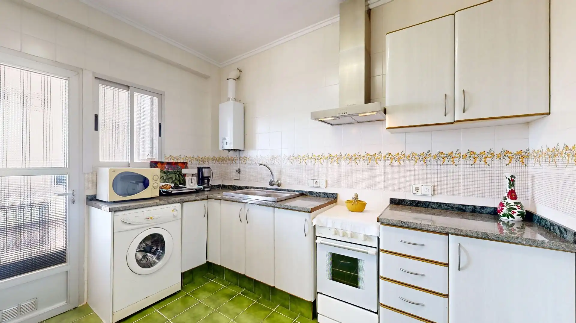 Küche von Haus oder Chalet zum Verkauf in Chiva mit Privatgarten und Abstellraum