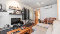 Living room of Flat for sale in  Madrid Capital