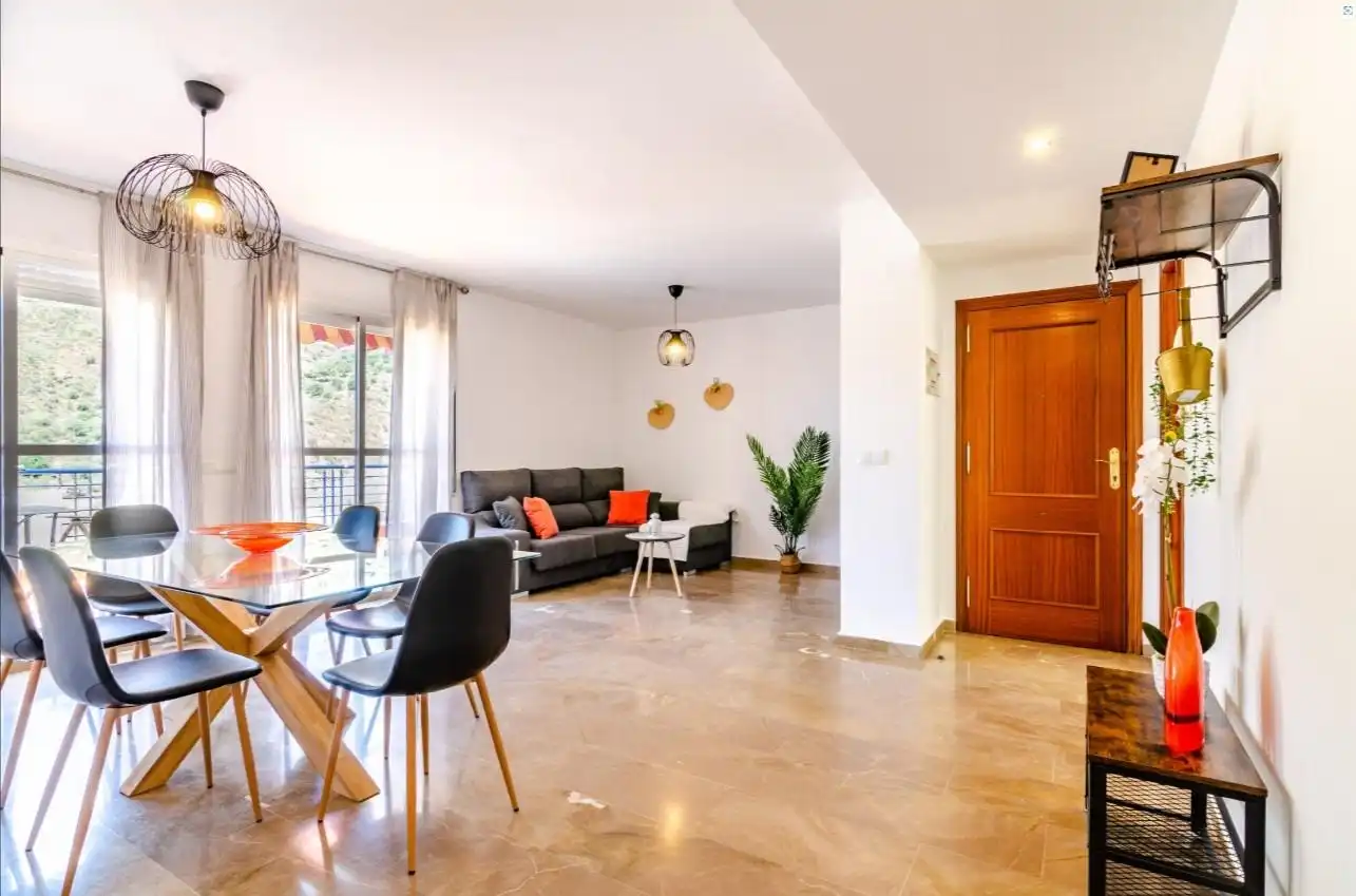 Sala de estar de Ático de alquiler en Rincón de la Victoria con Aire acondicionado, Calefacción y Jardín privado