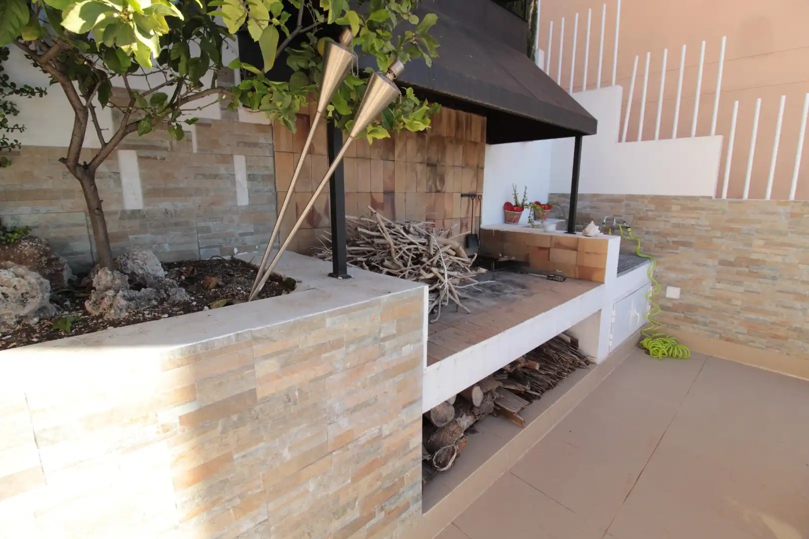 Terrassa de Casa o xalet en venda en Alzira amb Aire condicionat, Jardí privat i Parquet