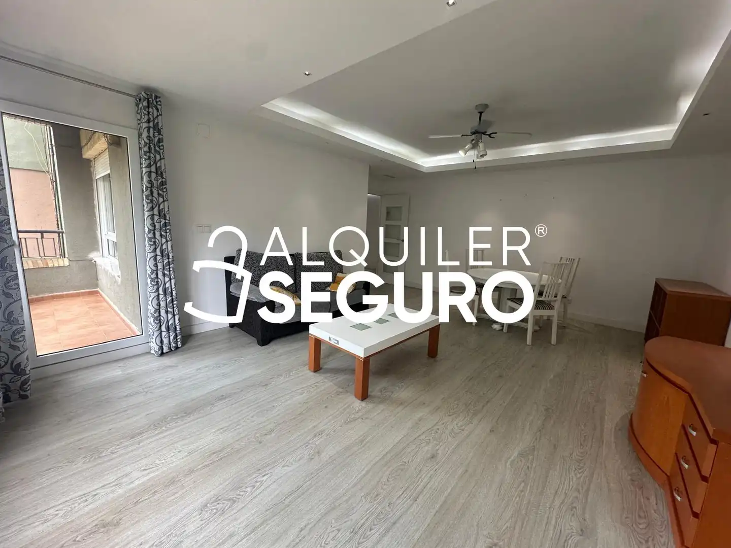 Living room of Flat for rent in Torrent  with Air Conditioner, Terrace and Furnished