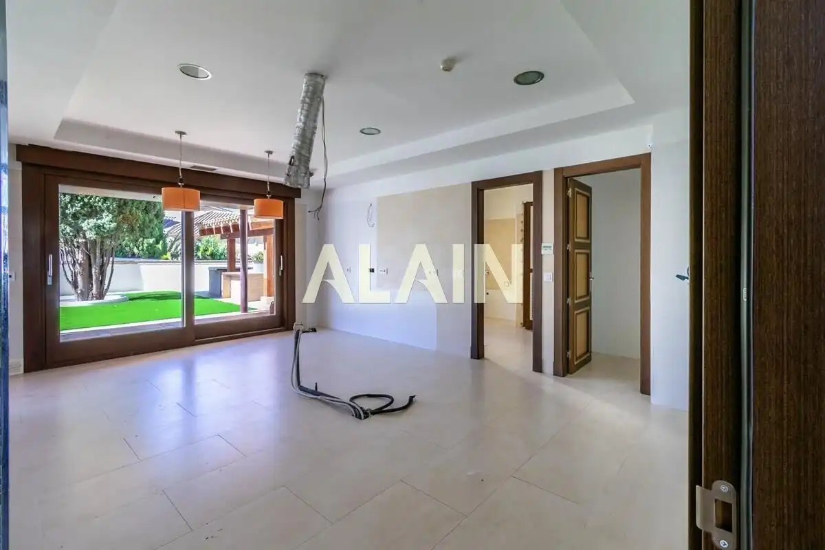 Casa o chalet en venta en L'Alfàs del Pi con Calefacción, Jardín privado y Terraza
