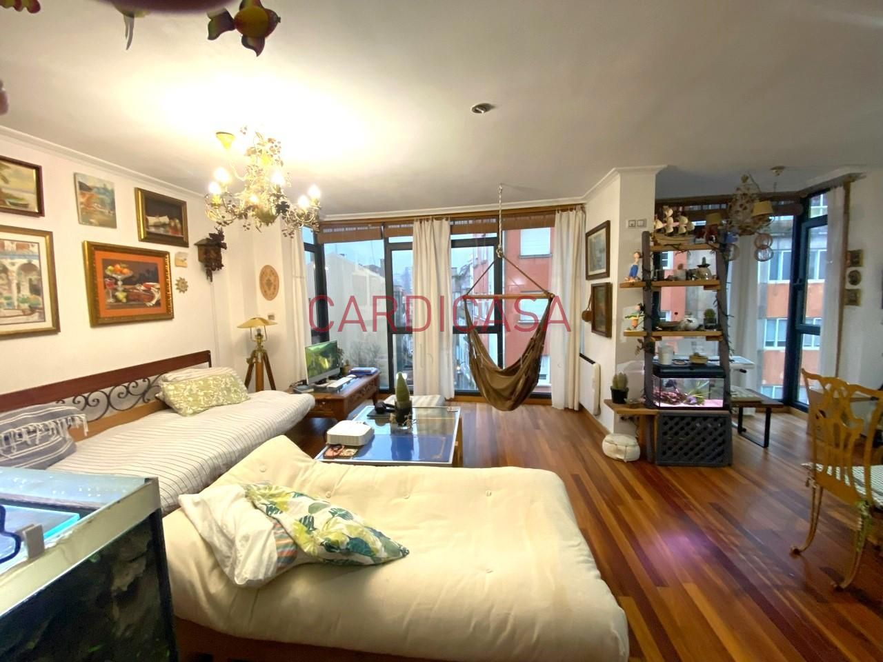 Dormitori de Pis en venda en Vigo  amb Calefacció i Parquet