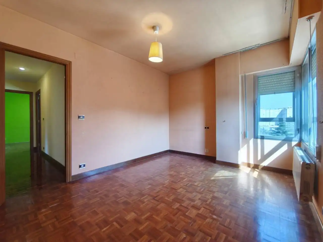 Dormitori de Pis en venda en Burgos amb Calefacció, Parquet i Terrassa