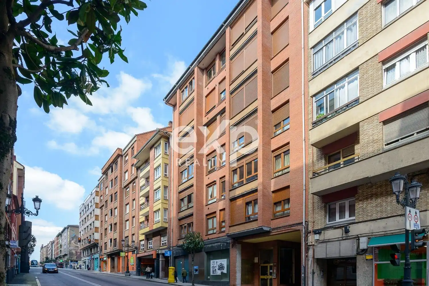 Vista exterior de Pis en venda en Oviedo  amb Calefacció i Moblat