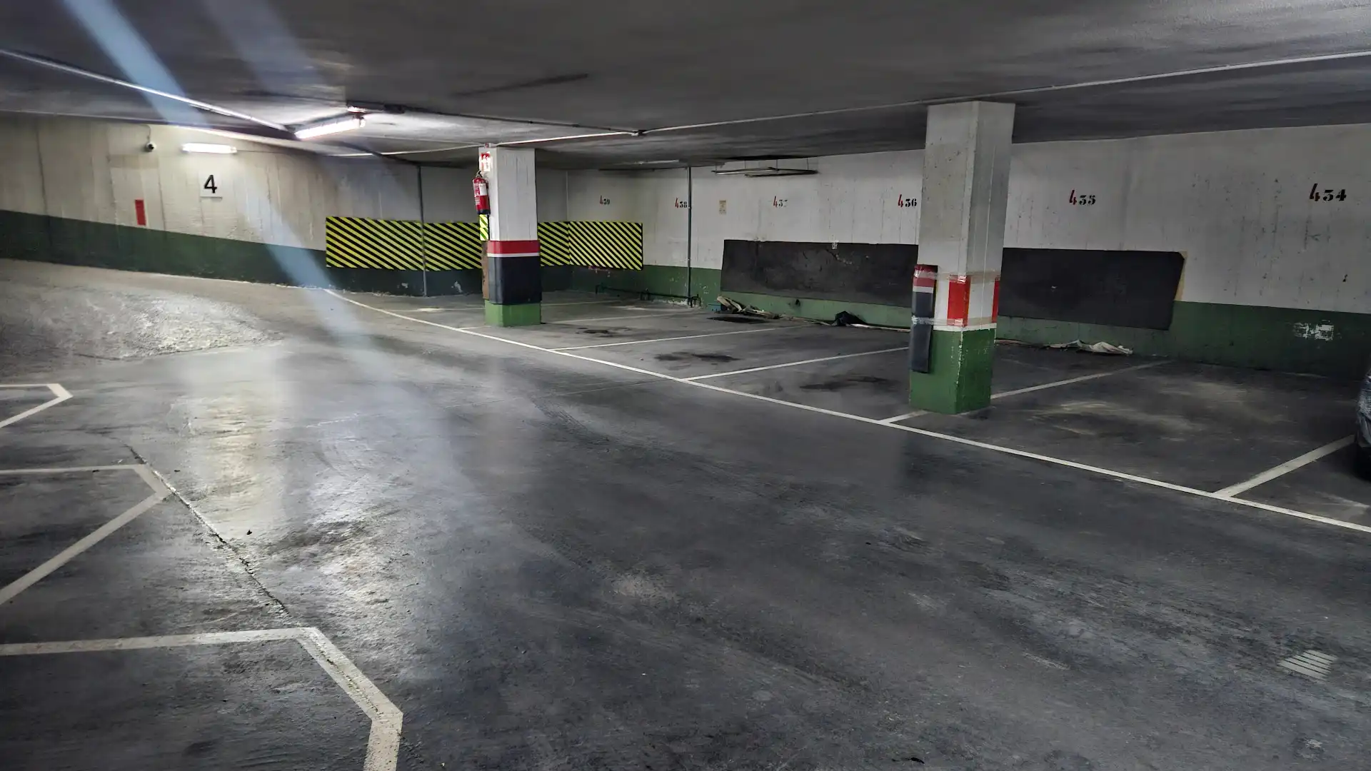Parkplatz von Garage zum Verkauf in Vitoria - Gasteiz