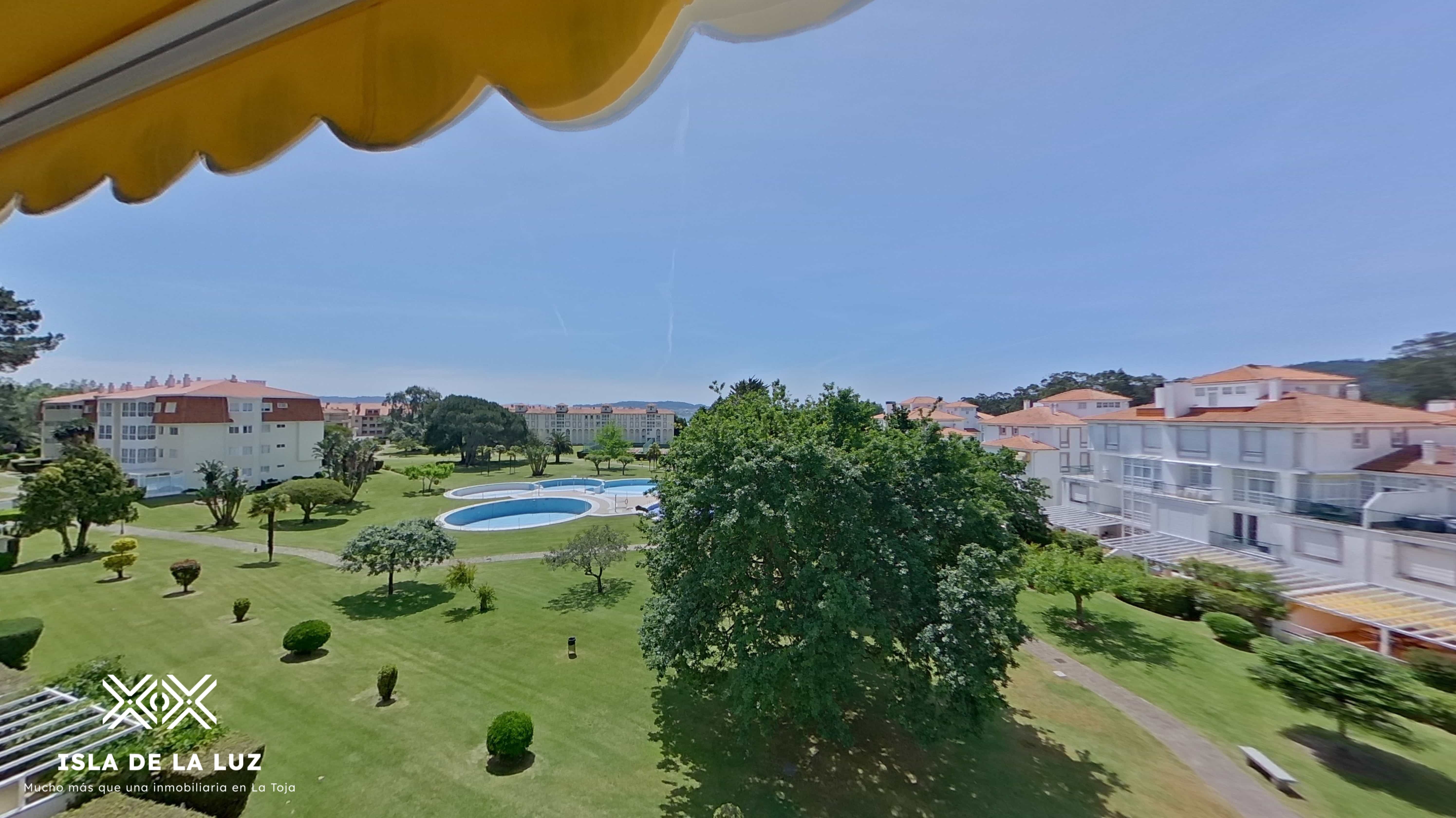 Jardí de Àtic de lloguer en O Grove   amb Terrassa, Moblat i Forn