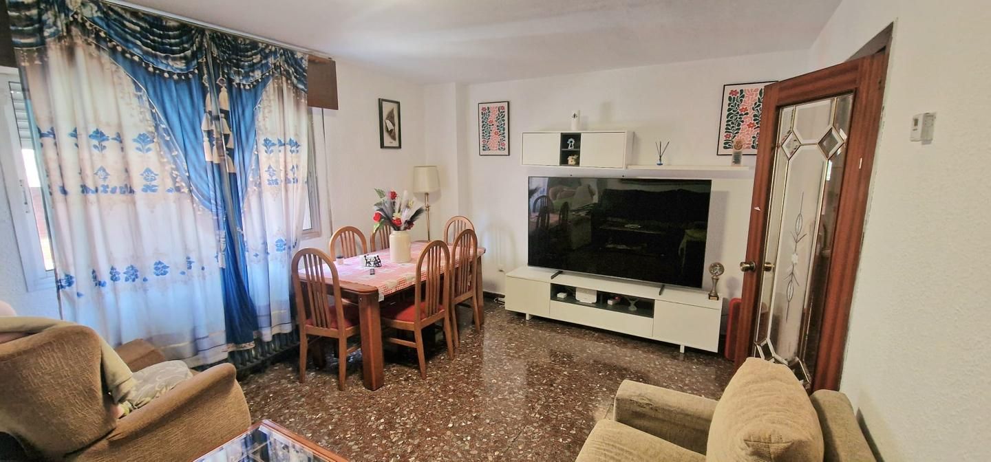 Sala d'estar de Pis en venda en  Zaragoza Capital amb Calefacció, Terrassa i Moblat