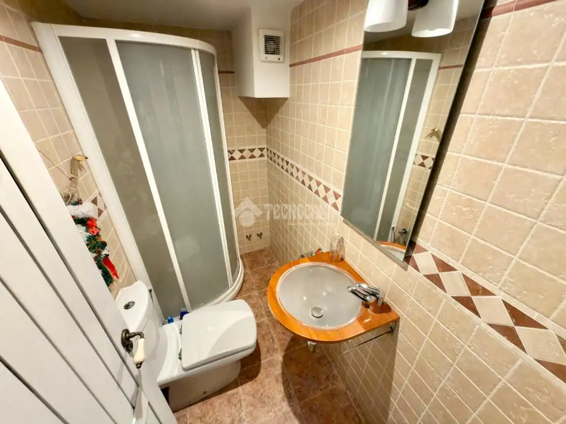 Bany de Casa o xalet en venda en Valdeaveruelo amb Aire condicionat, Calefacció i Terrassa