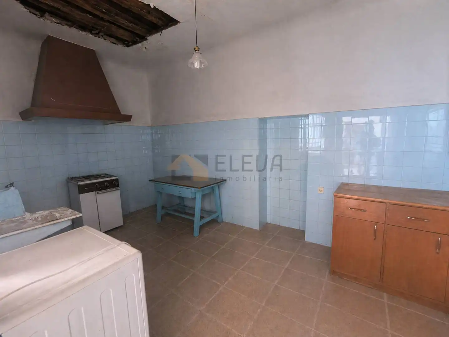 Kitchen of Houses for sale in La Roda