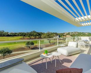 Terrassa de Dúplex en venda en Sotogrande amb Aire condicionat, Calefacció i Jardí privat