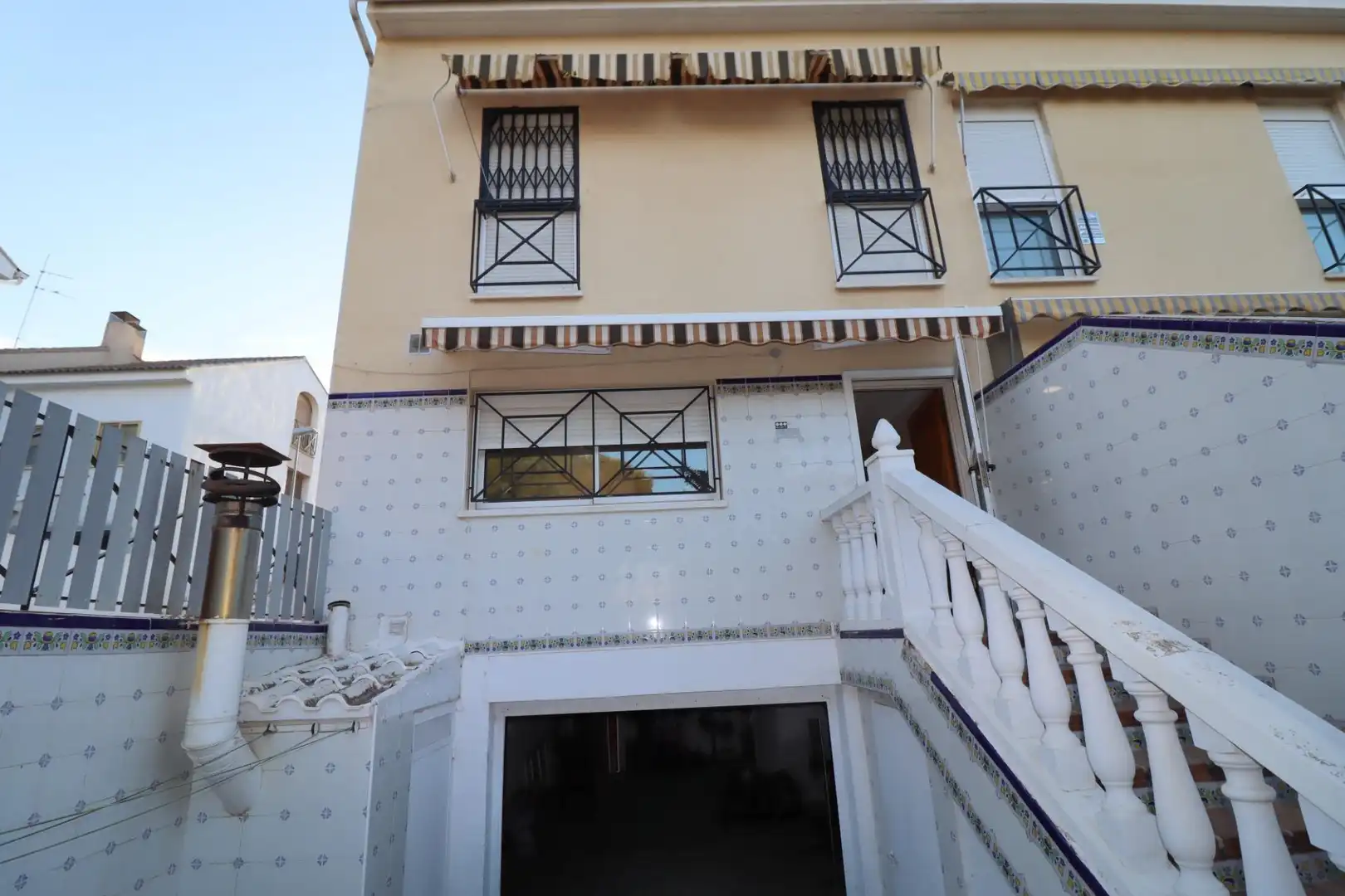 Vista exterior de Casa adosada de lloguer en Godella amb Aire condicionat, Calefacció i Jardí privat
