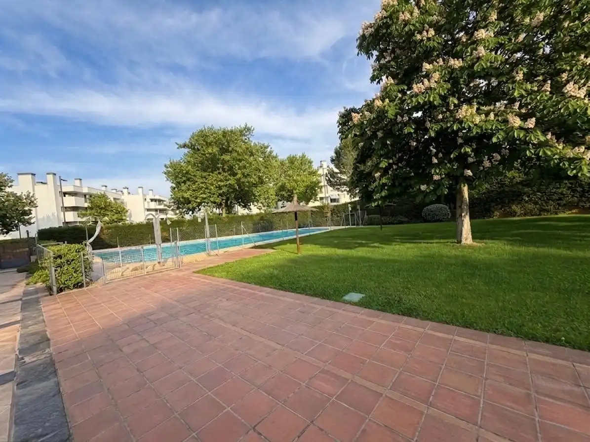 Jardín de Piso en venta en Boadilla del Monte con Aire acondicionado, Calefacción y Parquet