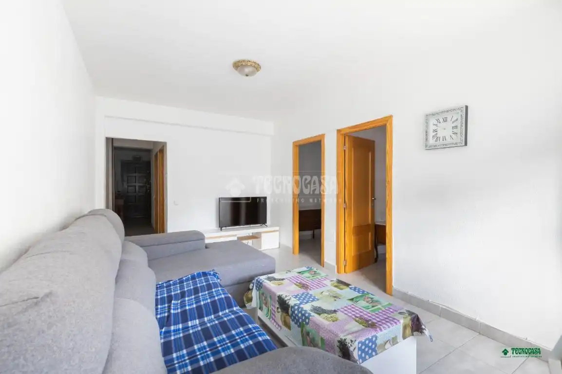 Wohnzimmer von Wohnung zum Verkauf in Almería mit Klimaanlage und Heizung