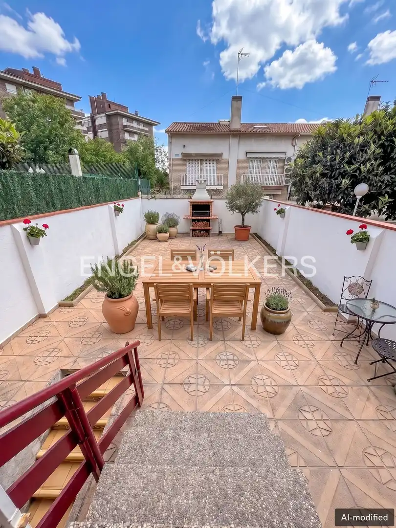 Terraza de Casa adosada en venta en Ripollet con Calefacción, Jardín privado y Terraza