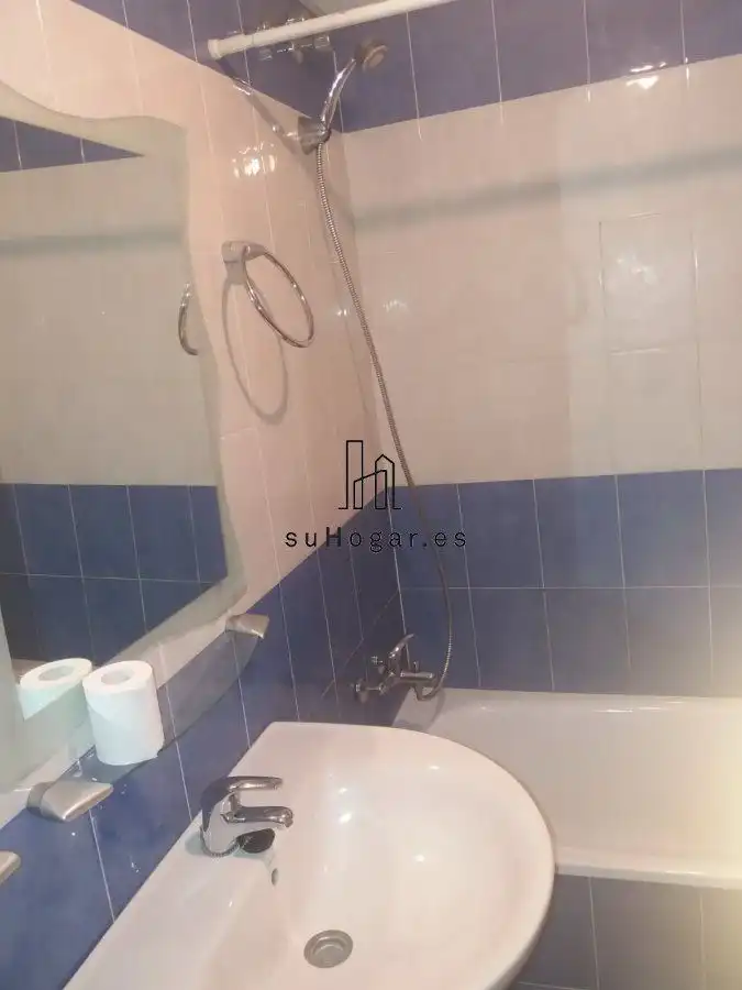 Bany de Apartament de lloguer en Badajoz amb Traster i Moblat