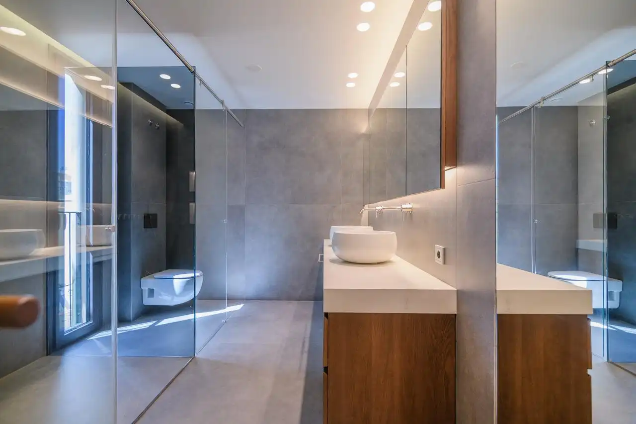 Badezimmer von Dachboden zum Verkauf in Barcelona mit Klimaanlage, Heizung und Terrasse