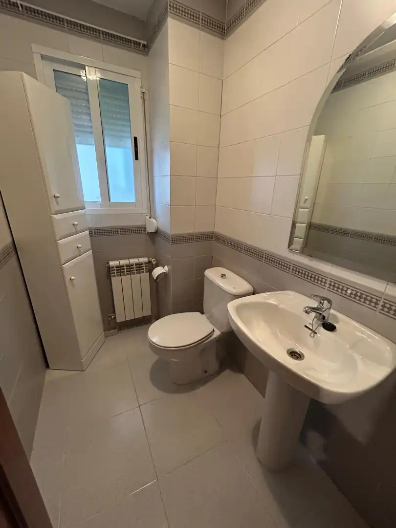 Bathroom of Flat for sale in Ciudad Real  with Air Conditioner, Heating and Terrace