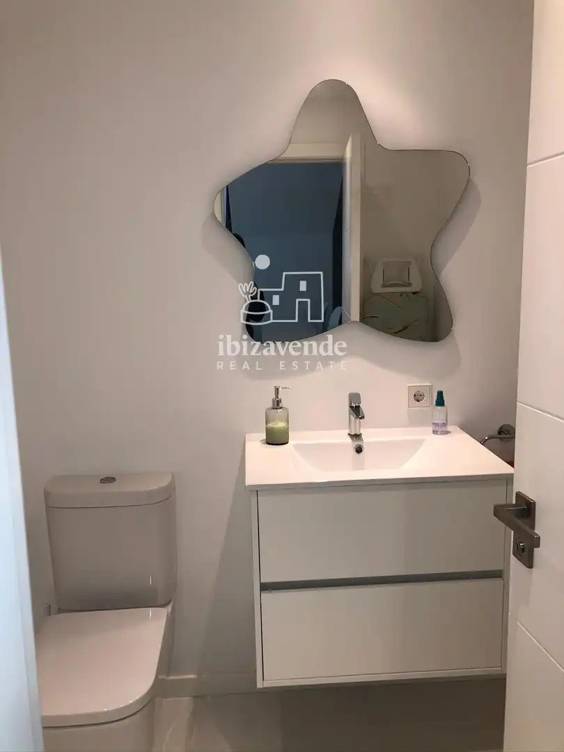 Baño de Dúplex de alquiler en Santa Eulària des Riu con Aire acondicionado, Calefacción y Terraza