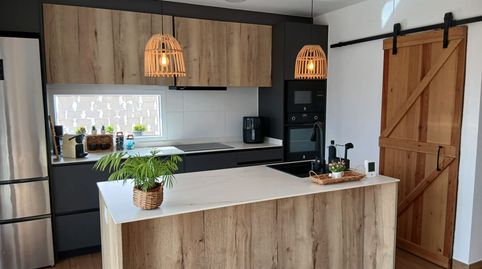 Chalet en venta en Madrigal, 3 dormitorios.