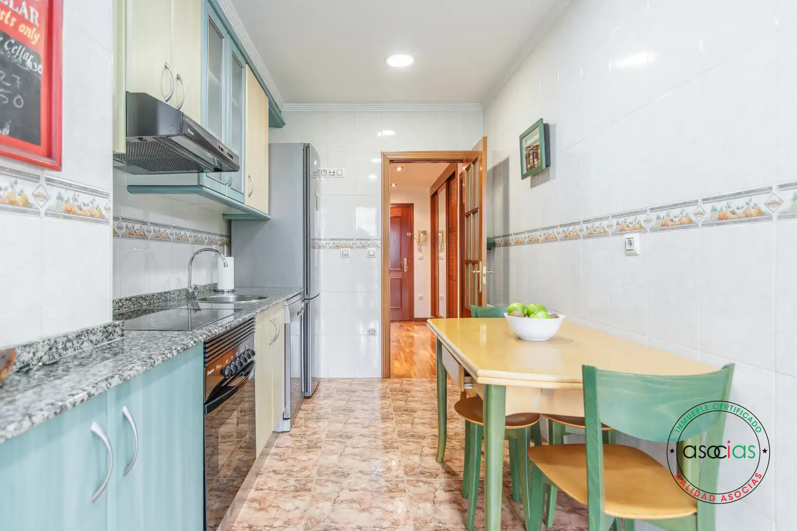 Cuina de Pis en venda en Gijón  amb Calefacció, Parquet i Traster