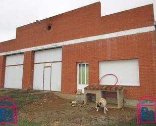 Exterior view of Industrial buildings for sale in Santovenia de la Valdoncina