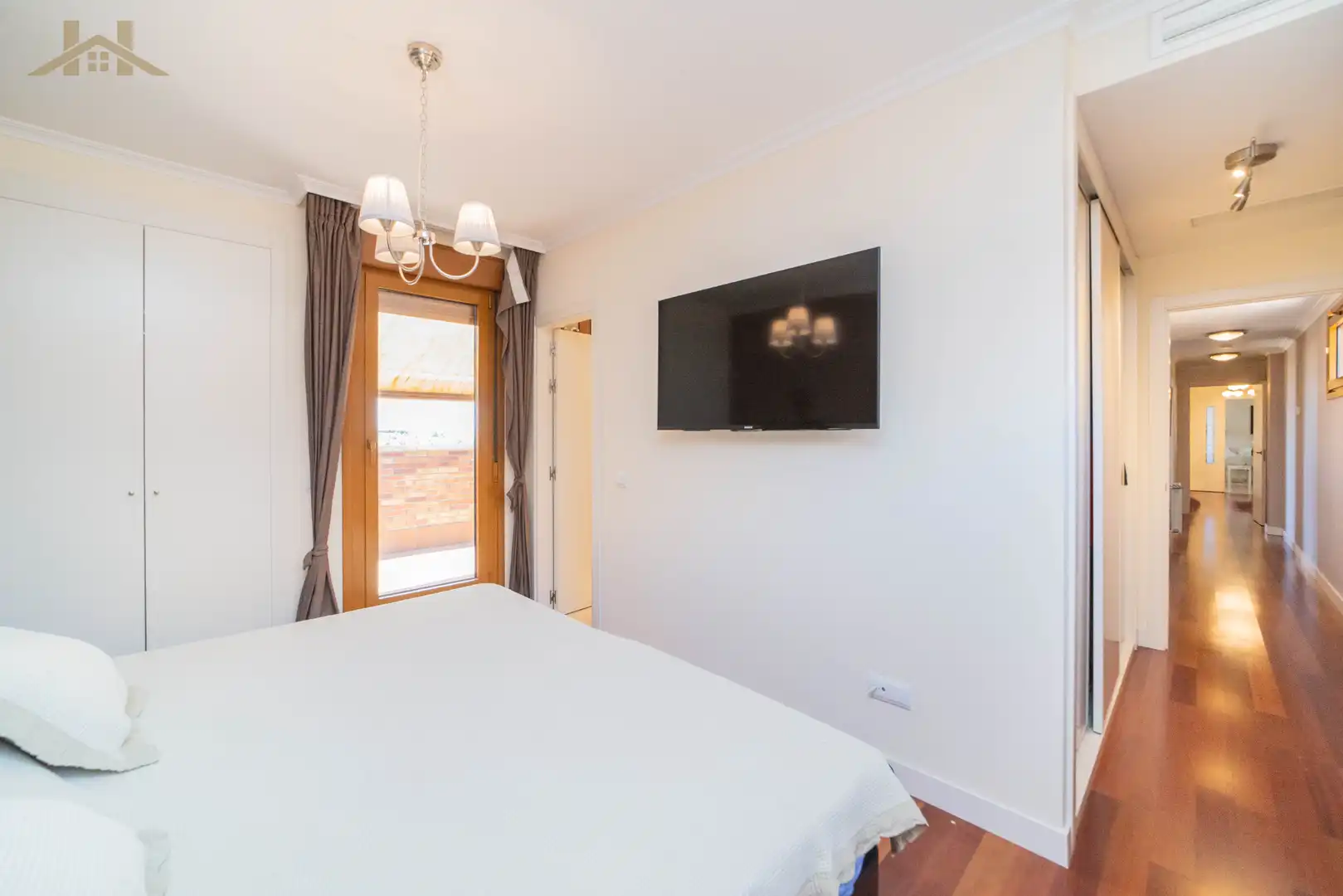 Bedroom of Attic for sale in Boadilla del Monte  with Air Conditioner, Heating and Private garden