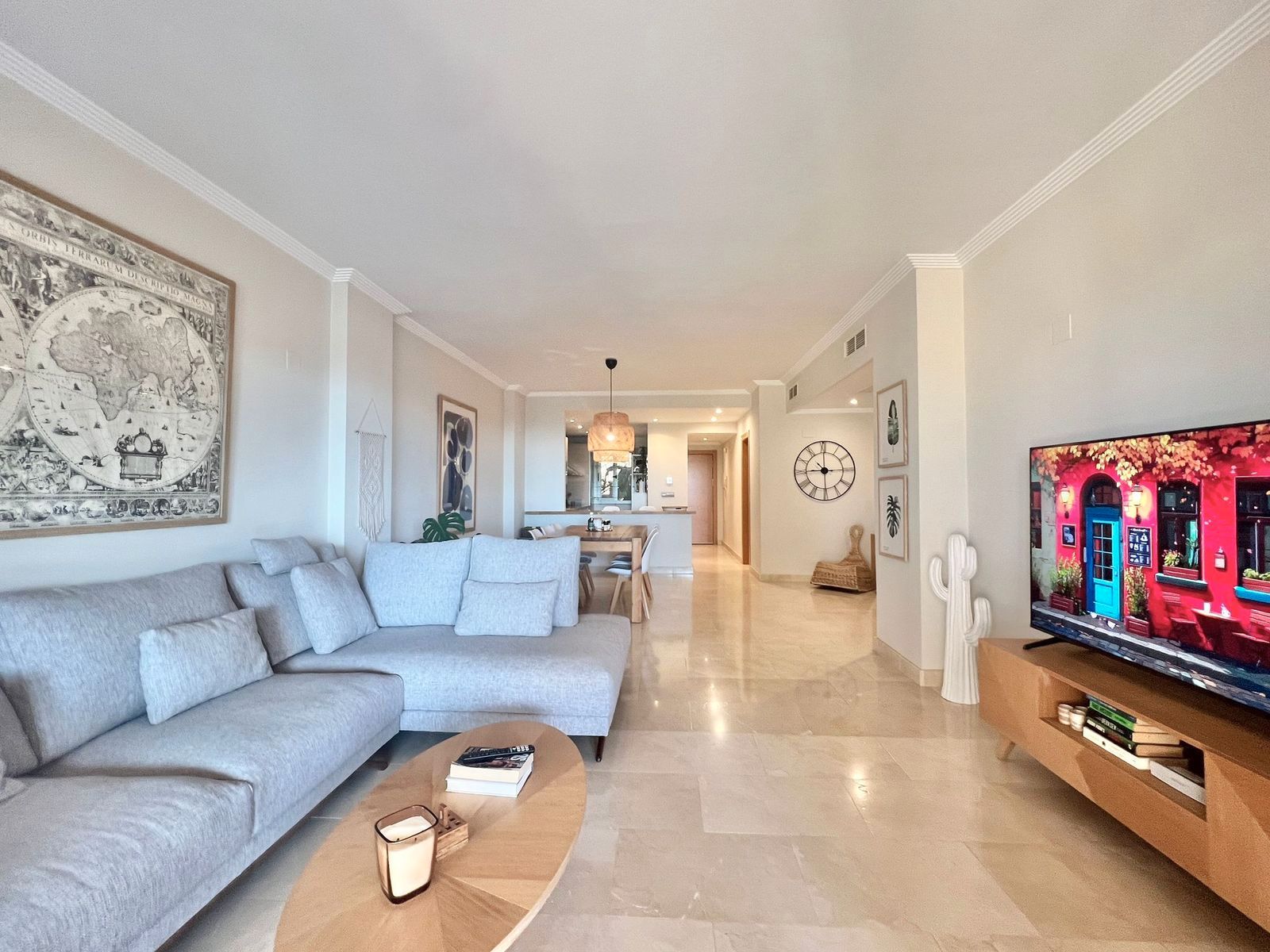 Living room of Apartment for sale in Estepona  with Furnished and Community pool