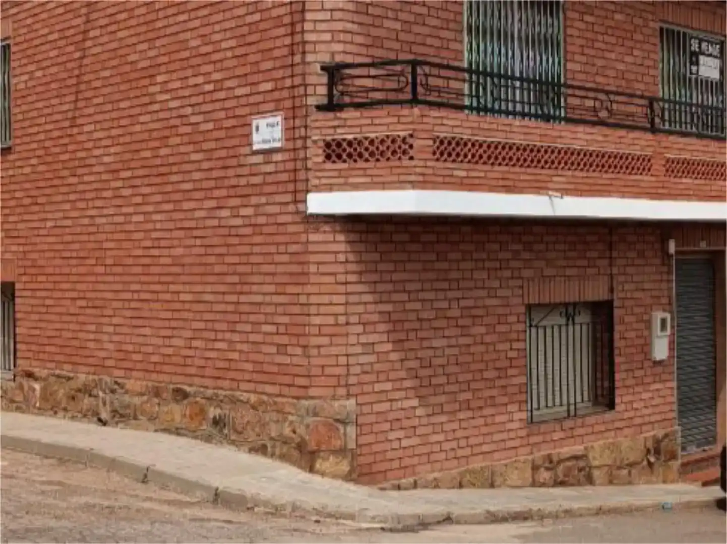 Vista exterior de Casa adosada en venda en Villamanrique, Ciudad Real