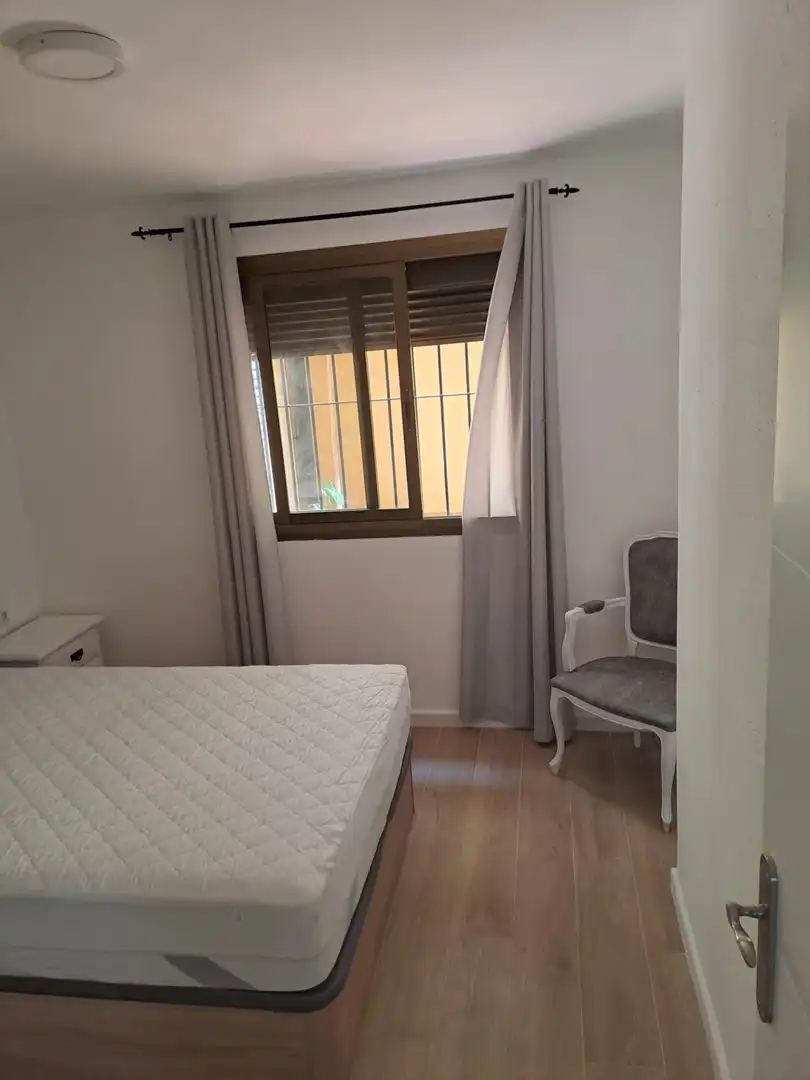 Habitación de Planta baja en venta en El Ejido con Jardín privado, Terraza y Amueblado