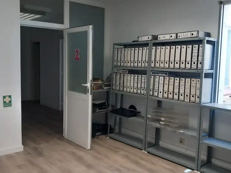 Oficina de lloguer en Mollerussa amb Aire condicionat, Calefacció i Moblat