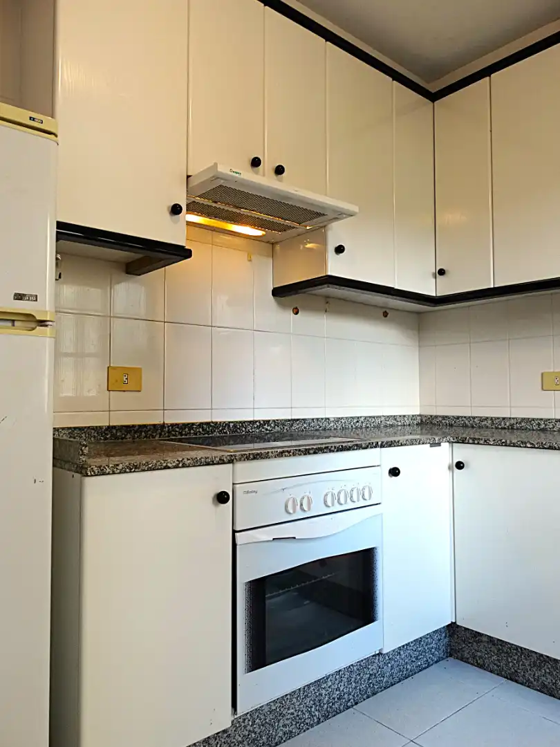 Cocina de Casa adosada en venta en Miño con Jardín privado, Parquet y Terraza