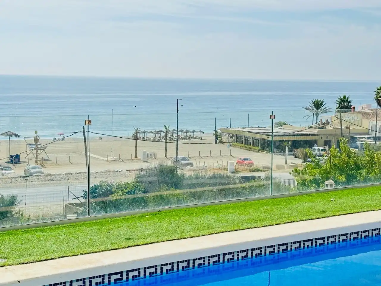 Vista exterior de Casa o xalet en venda en Torrox amb Aire condicionat, Jardí privat i Traster