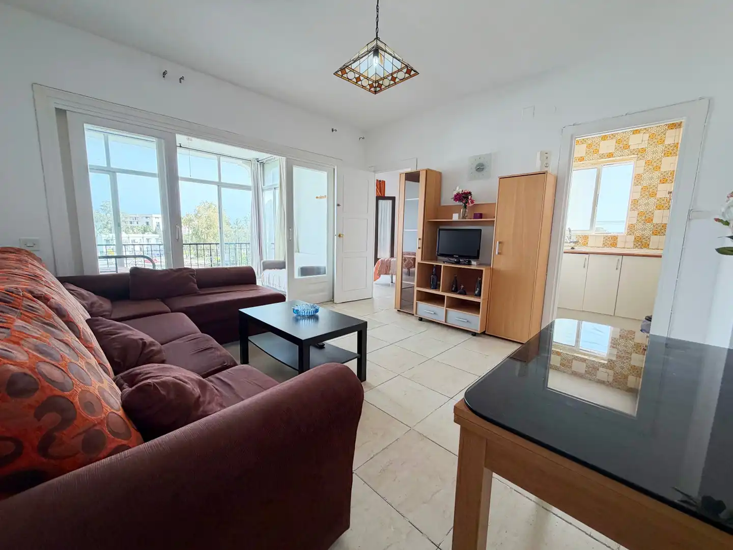 Sala d'estar de Apartament en venda en Estepona amb Terrassa i Piscina comunitària