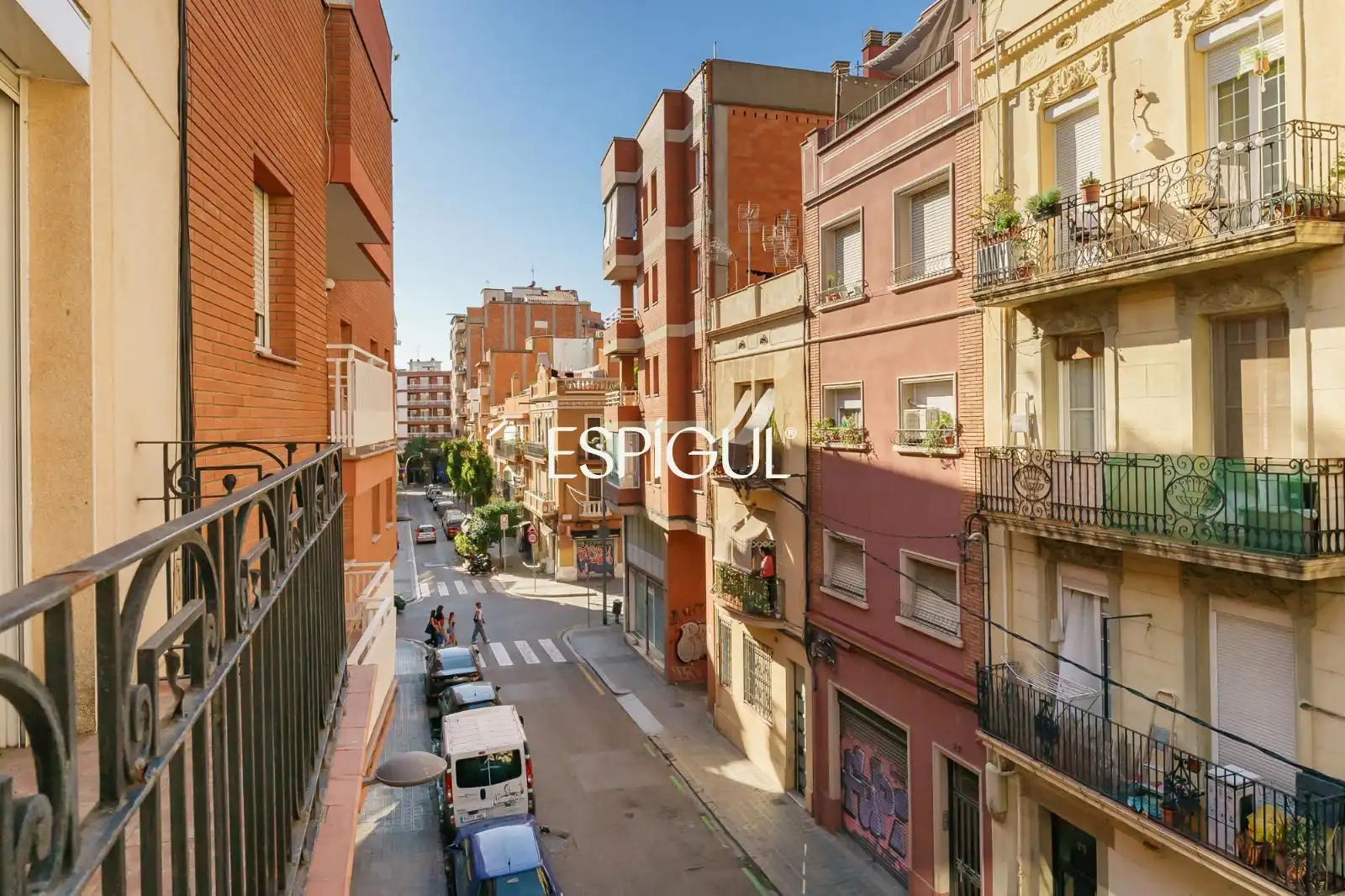 Vista exterior de Piso en venta en Sants - Montjuïc