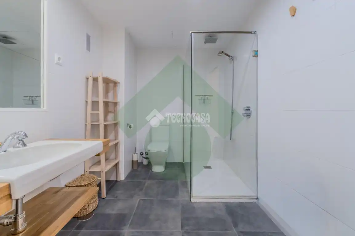 Badezimmer von Wohnung zur Miete in Madrid