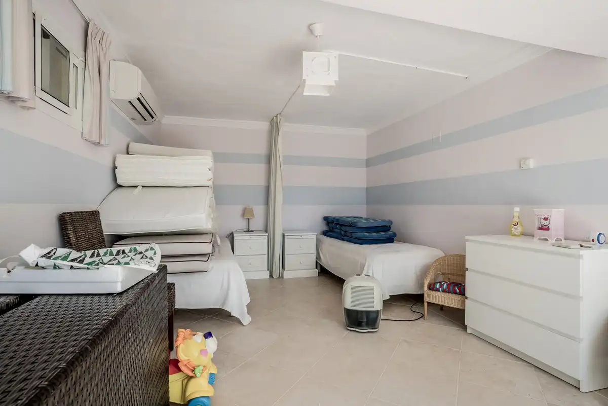Dormitori de Casa o xalet en venda en Málaga amb Aire condicionat, Terrassa i Moblat