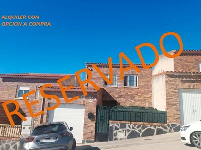Vista exterior de Casa adosada en venda en Otero amb Calefacció, Moblat i Balcó
