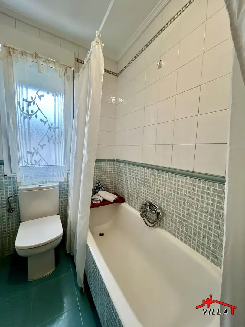 Baño de Piso en venta en Laredo con Calefacción