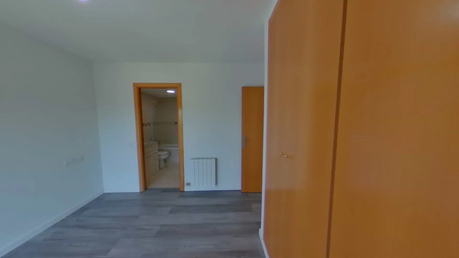 Wohnung zum Verkauf in Tarragona mit Heizung, Abstellraum und Schwimmbad