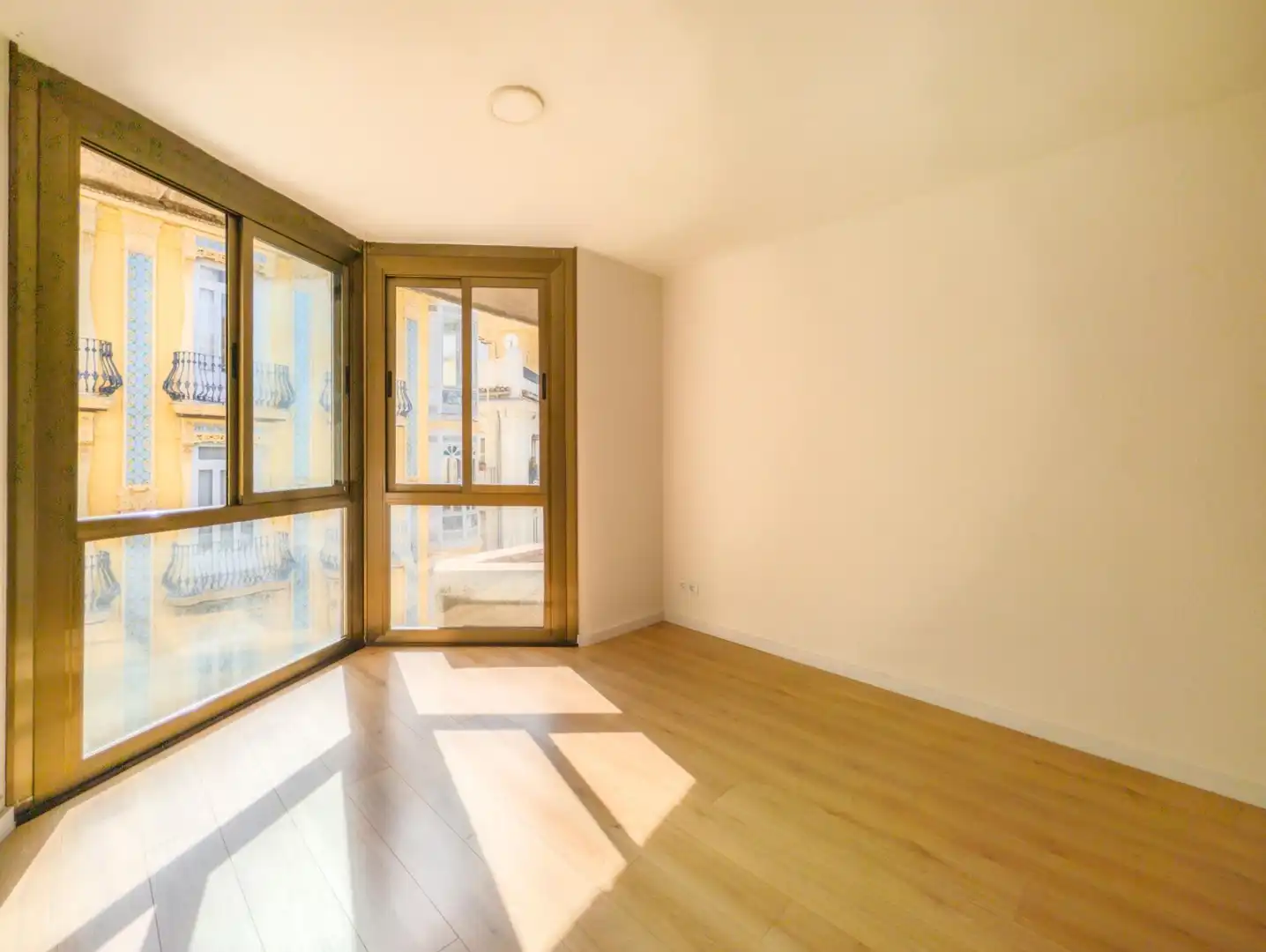 Bedroom of Flat for rent in Valencia  with Air Conditioner, Heating and Parquet flooring