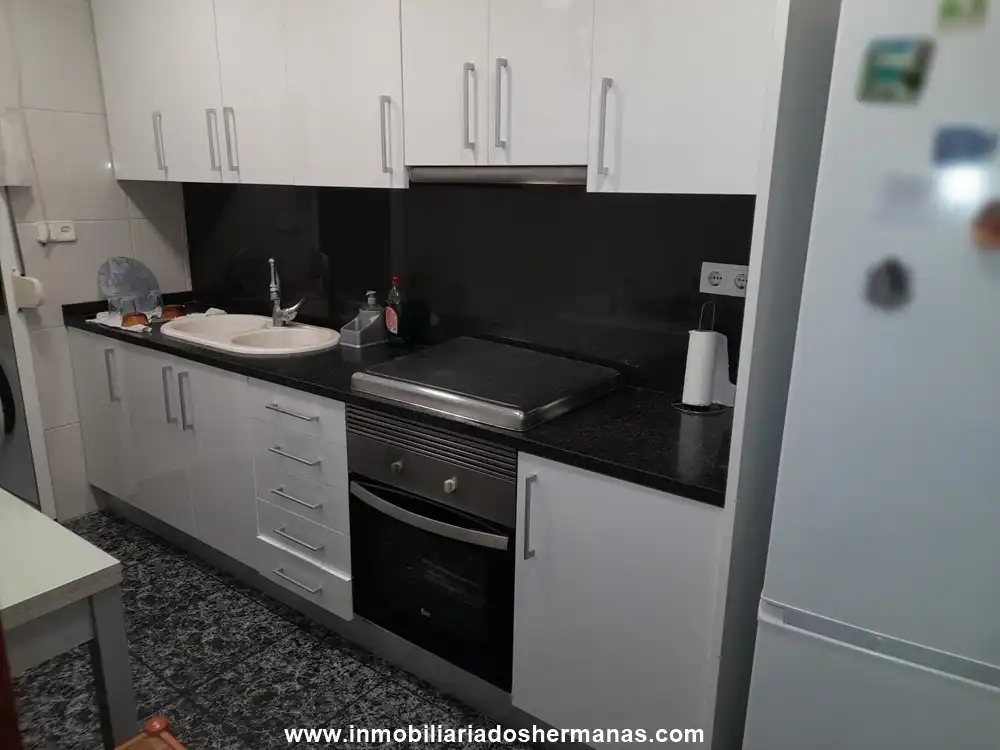 Cuina de Pis en venda en El Prat de Llobregat amb Aire condicionat i Balcó