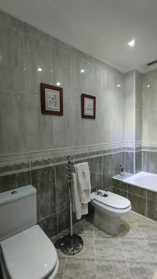 Baño de Casa adosada en venta en Medina del Campo con Calefacción y Trastero