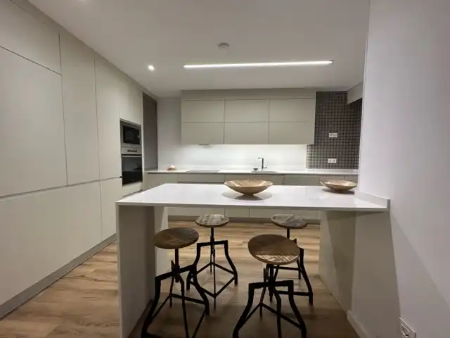 Cocina de Piso en venta en Santiago de Compostela  con Aire acondicionado, Calefacción y Parquet