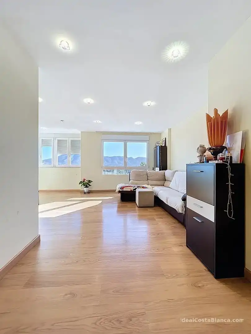 Sala d'estar de Apartament en venda en Pueblo - Urbanizaciones