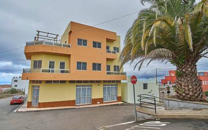 Vista exterior de Casa adosada en venda en Santa María de Guía de Gran Canaria amb Terrassa, Traster i Balcó
